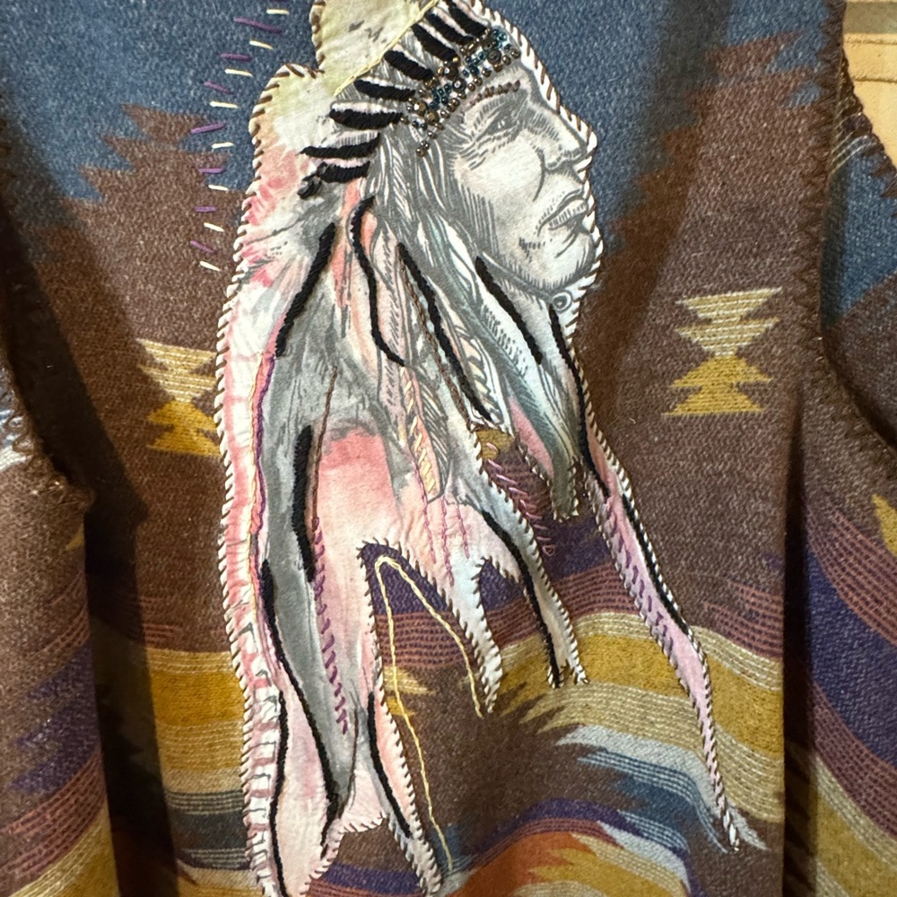 Multicolor Patterned Vest with Embroidered Design - Picture 3 of 6
